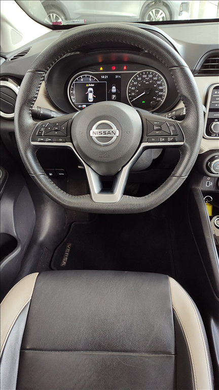 Nissan Versa 1.6 16V FLEX EXCLUSIVE XTRONIC