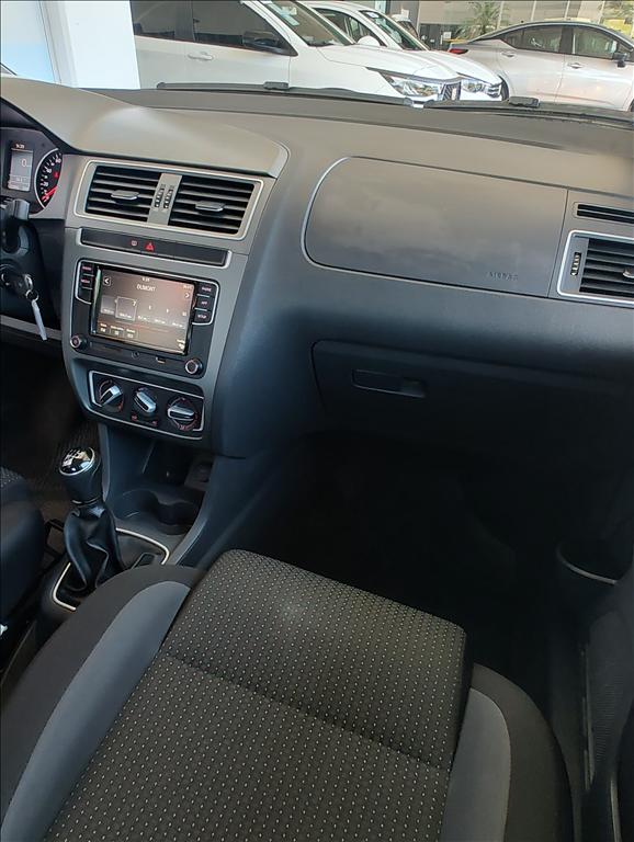 Volkswagen Fox 1.6 MSI TOTAL FLEX CONNECT 4P MANUAL