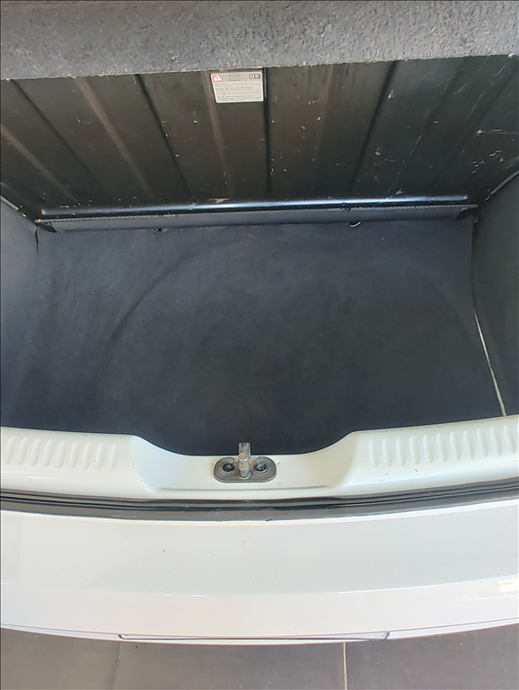 Volkswagen Fox 1.6 MSI TOTAL FLEX CONNECT 4P MANUAL