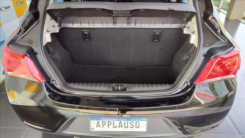 Chevrolet Onix - 1.0 MPFI LT 8V FLEX 4P MANUAL