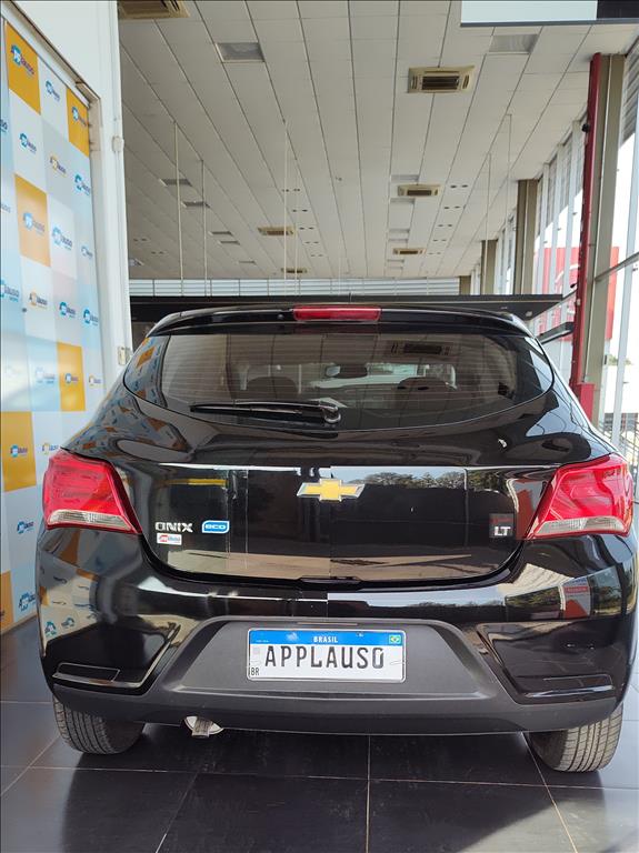 Chevrolet Onix - 1.0 MPFI LT 8V FLEX 4P MANUAL