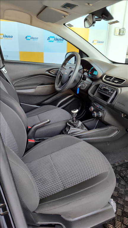 Chevrolet Onix - 1.0 MPFI LT 8V FLEX 4P MANUAL