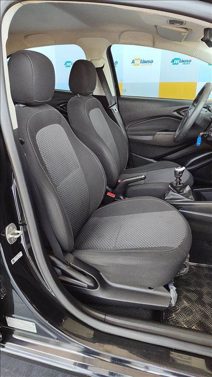 Chevrolet Onix - 1.0 MPFI LT 8V FLEX 4P MANUAL