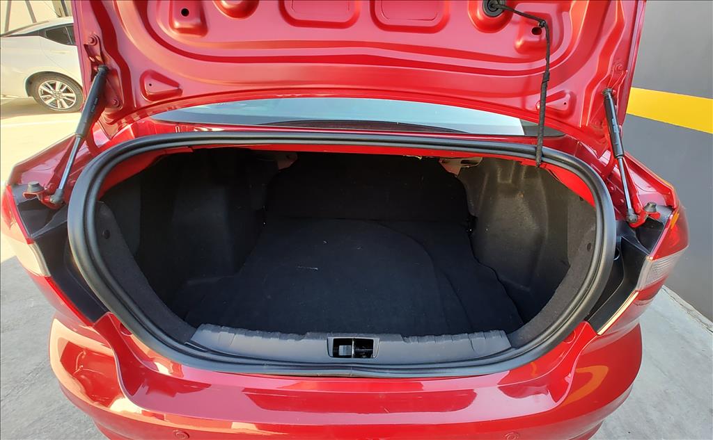 Ford Ka - 1.5 TI-VCT FLEX SE SEDAN AUTOMÁTICO