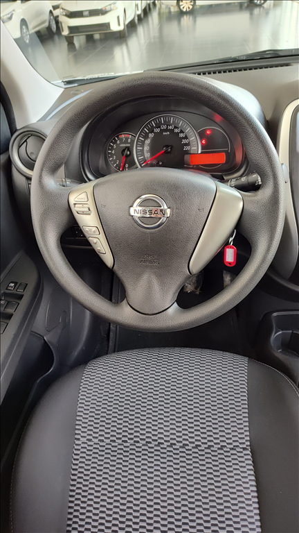 Nissan March - 1.0 SV 12V FLEX 4P MANUAL
