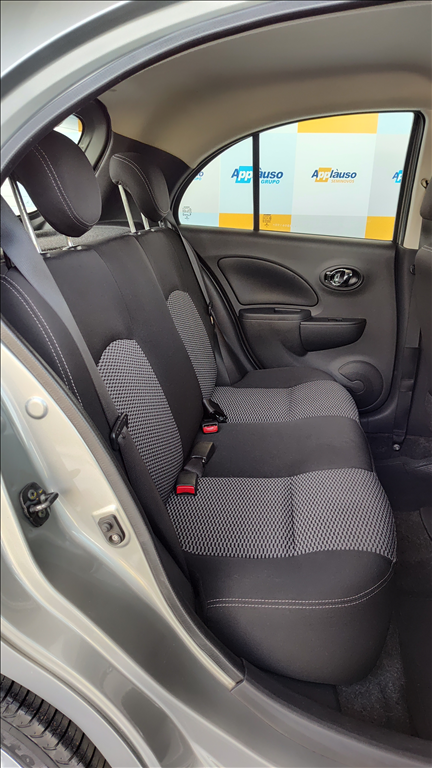 Nissan March - 1.0 SV 12V FLEX 4P MANUAL