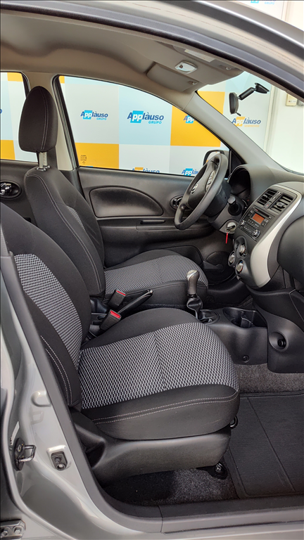 Nissan March - 1.0 SV 12V FLEX 4P MANUAL