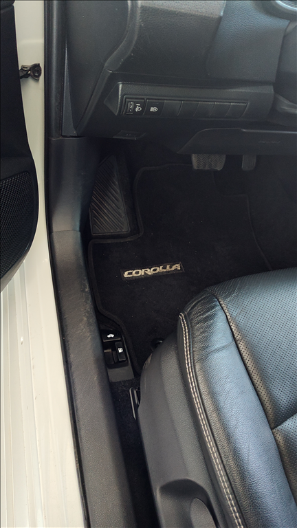 Toyota Corolla - 2.0 VVT-IE FLEX XEI DIRECT SHIFT