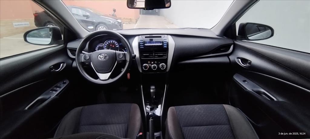 Toyota Yaris - 1.5 16V FLEX SEDAN XL MULTIDRIVE