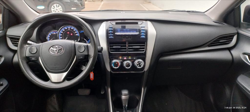 Toyota Yaris - 1.5 16V FLEX SEDAN XL MULTIDRIVE