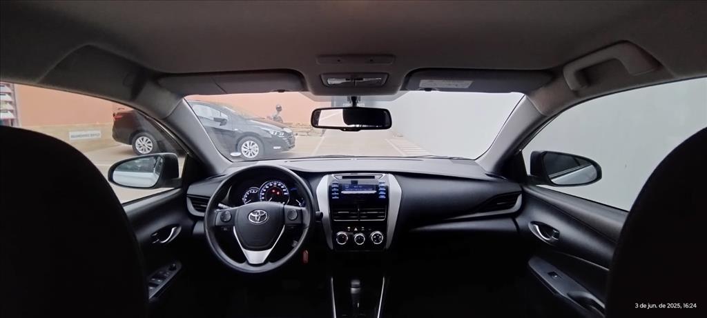 Toyota Yaris - 1.5 16V FLEX SEDAN XL MULTIDRIVE