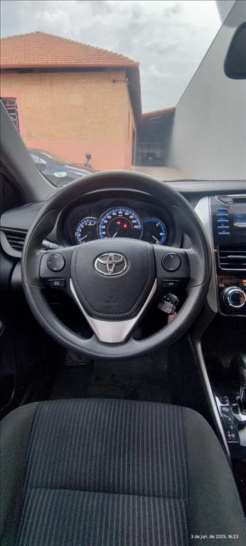 Toyota Yaris - 1.5 16V FLEX SEDAN XL MULTIDRIVE