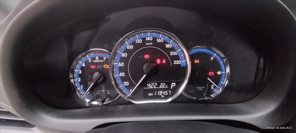 Toyota Yaris - 1.5 16V FLEX SEDAN XL MULTIDRIVE