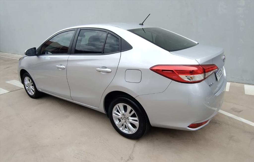 Toyota Yaris - 1.5 16V FLEX SEDAN XL MULTIDRIVE