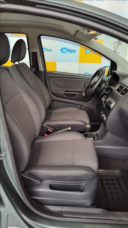 Volkswagen Fox - 1.6 MI 8V FLEX 4P MANUAL