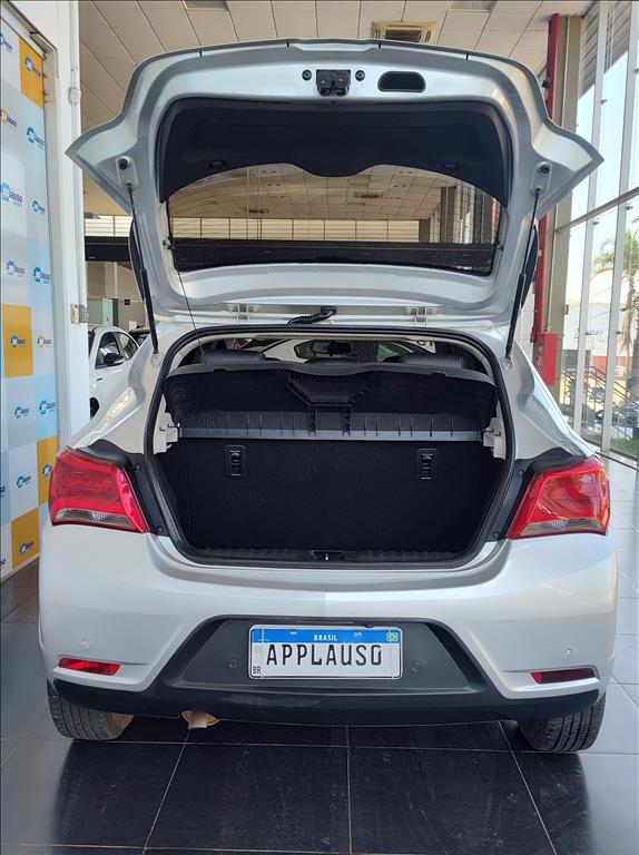 Chevrolet Onix - 1.4 MPFI LT 8V FLEX 4P AUTOMÁTICO