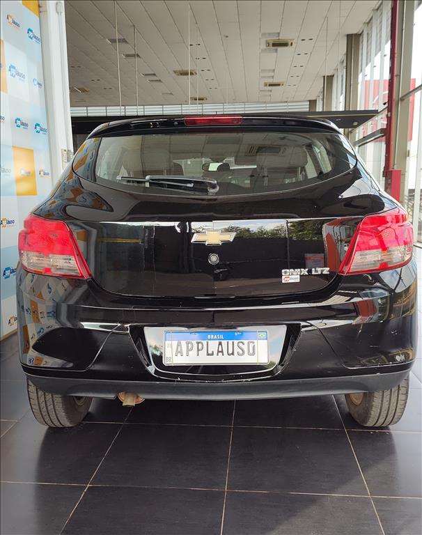 Chevrolet Onix - 1.4 MPFI LTZ 8V FLEX 4P AUTOMÁTICO