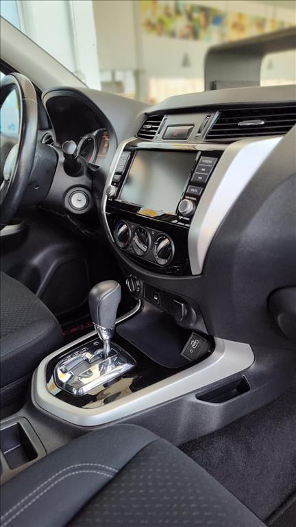 Nissan Frontier - 2.3 16V TURBO DIESEL ATTACK CD 4X4 AUTOMÁTICO