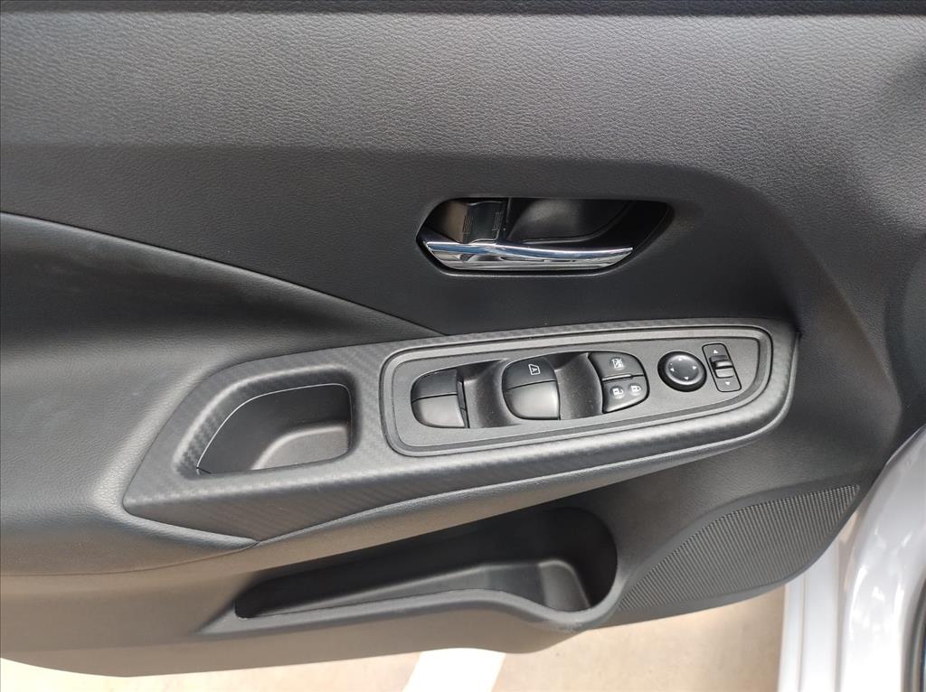 Nissan Versa - 1.6 16V FLEX ADVANCE XTRONIC