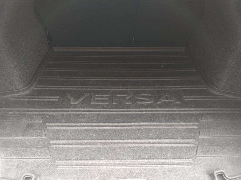 Nissan Versa - 1.6 16V FLEX ADVANCE XTRONIC