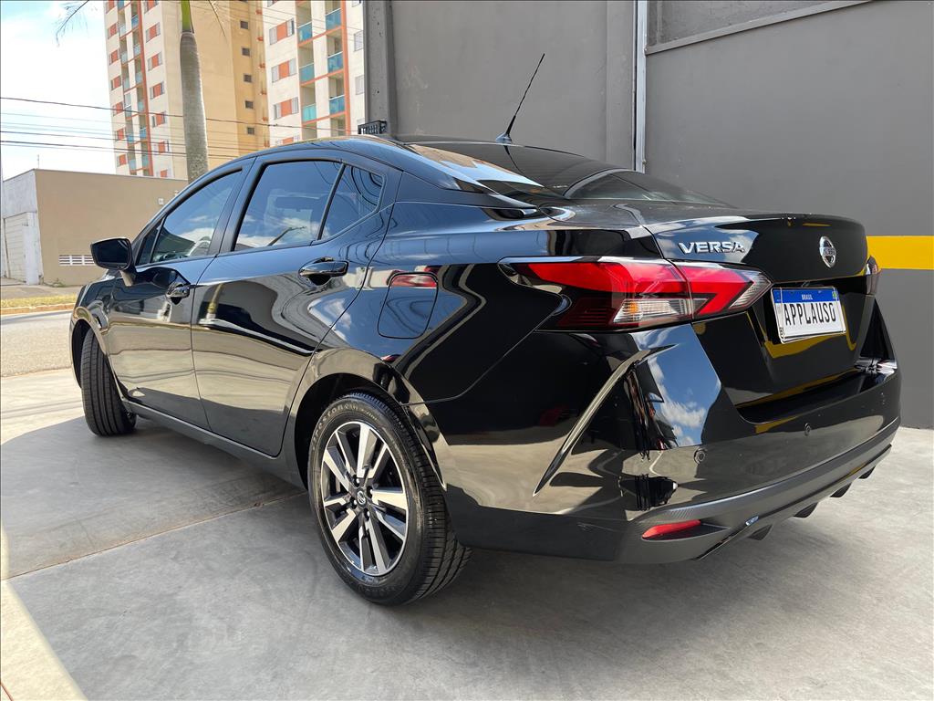 Nissan Versa - 1.6 16V FLEX ADVANCE XTRONIC