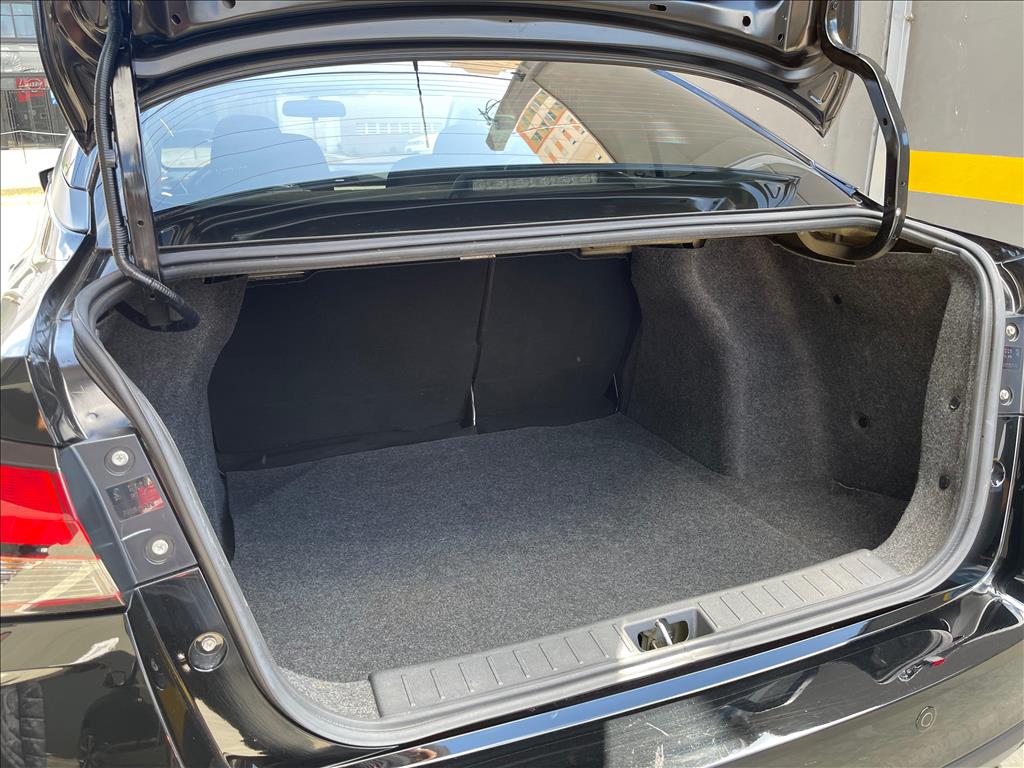 Nissan Versa - 1.6 16V FLEX ADVANCE XTRONIC