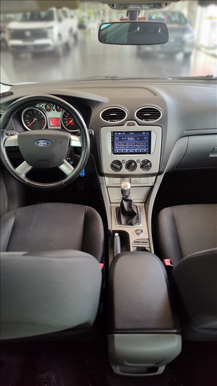 Ford Focus - 1.6 GLX 16V FLEX 4P MANUAL