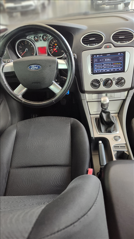 Ford Focus - 1.6 GLX 16V FLEX 4P MANUAL