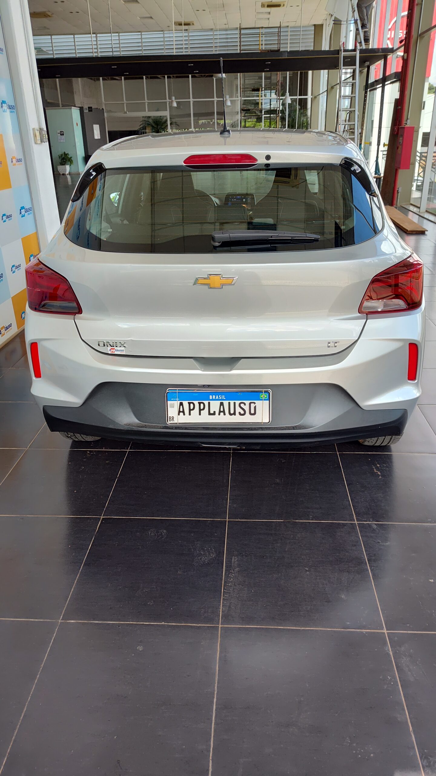 Chevrolet Onix - 1.0 FLEX LT MANUAL
