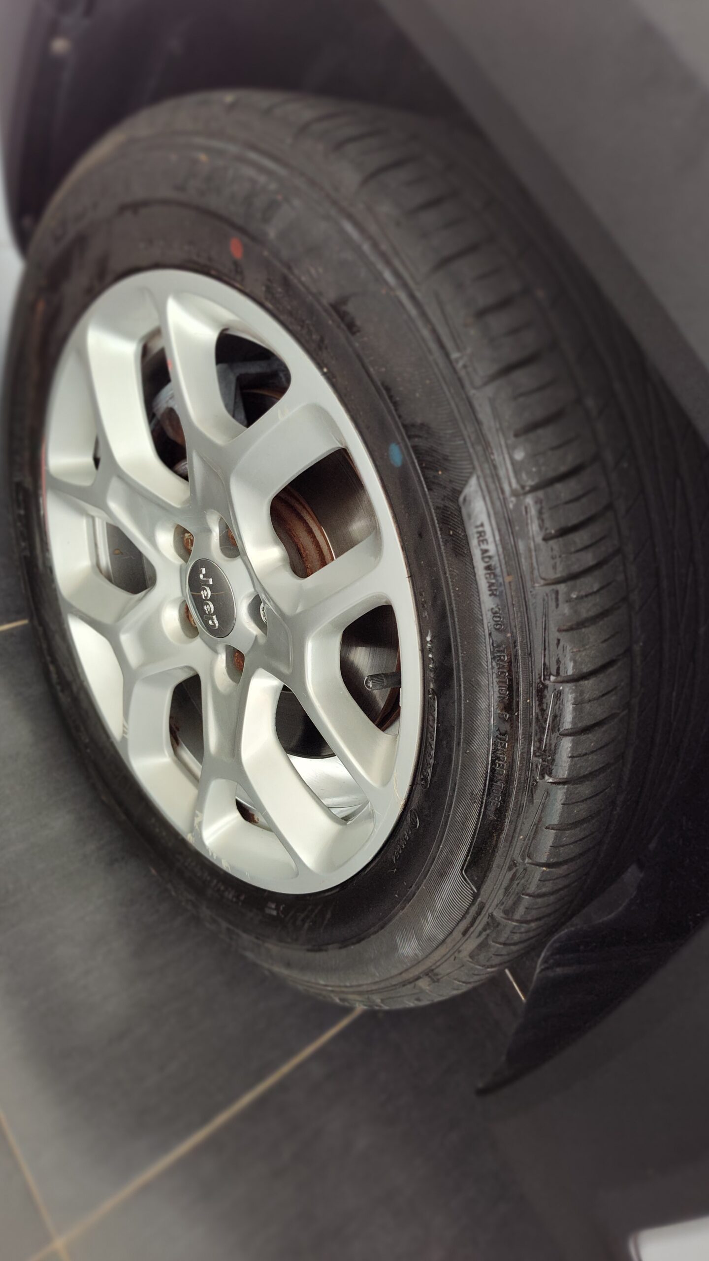 Jeep Renegade - 1.8 16V FLEX LONGITUDE 4P AUTOMÁTICO