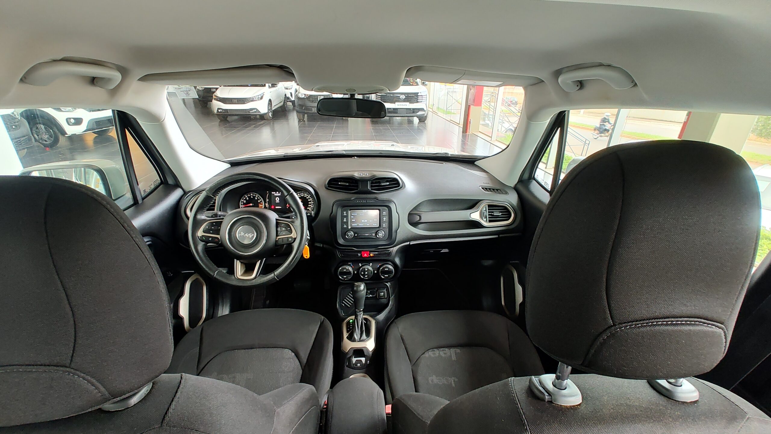 Jeep Renegade - 1.8 16V FLEX LONGITUDE 4P AUTOMÁTICO