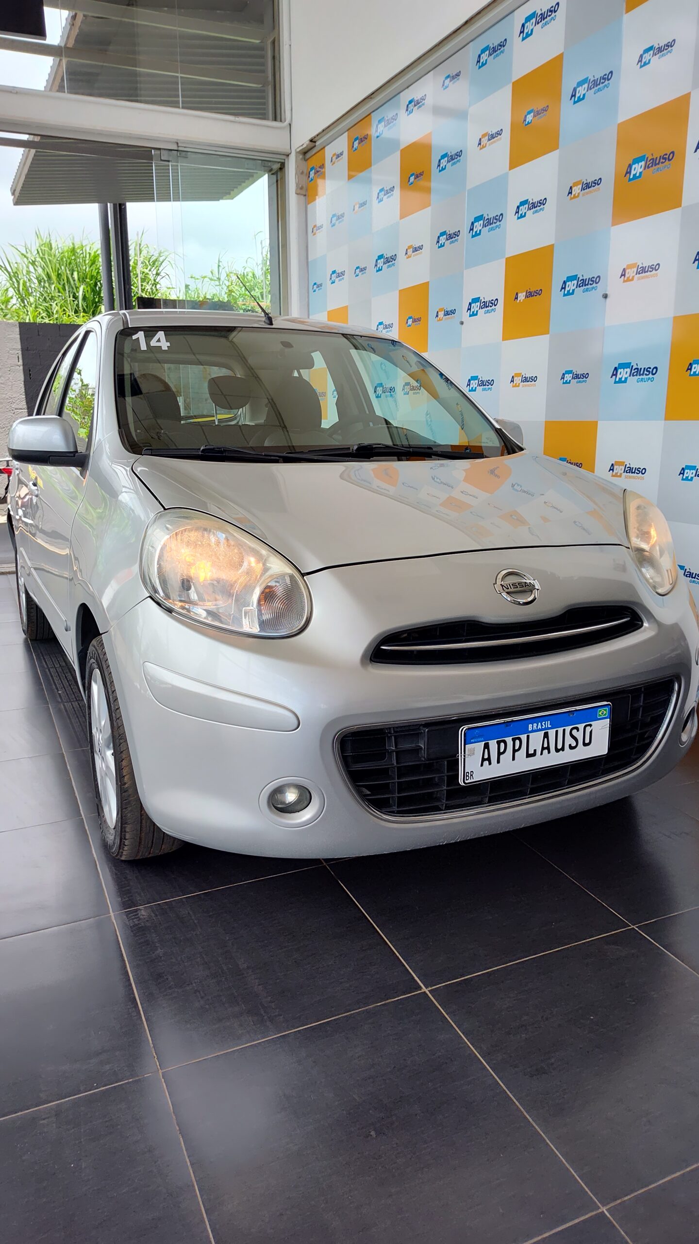 Nissan March - 1.6 SV 16V FLEX 4P MANUAL