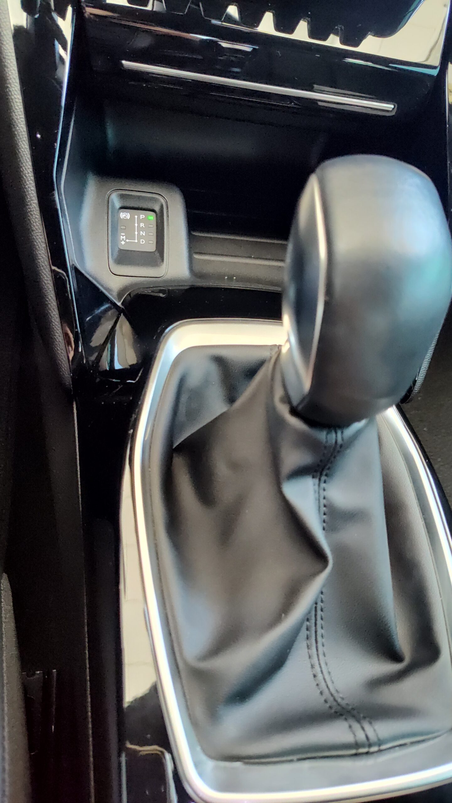 Peugeot 2008 - 1.0 TURBO 200 FLEX ALLURE CVT