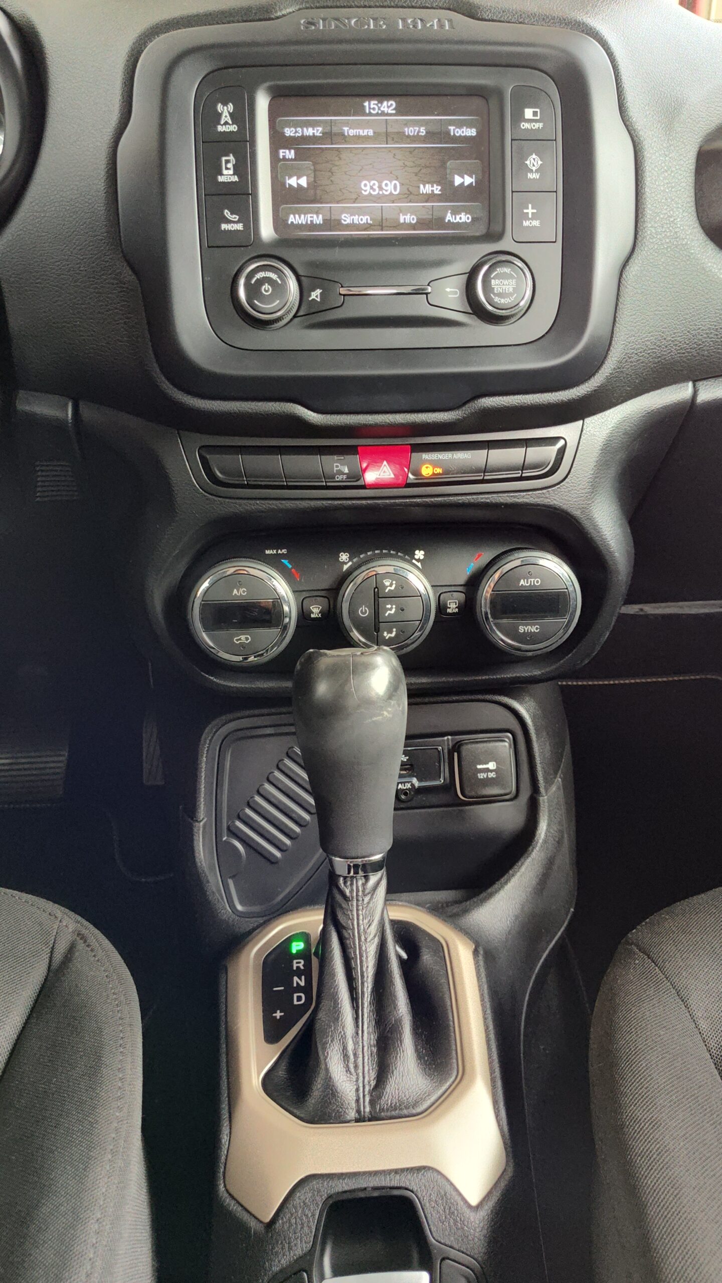 Jeep Renegade - 1.8 16V FLEX LONGITUDE 4P AUTOMÁTICO