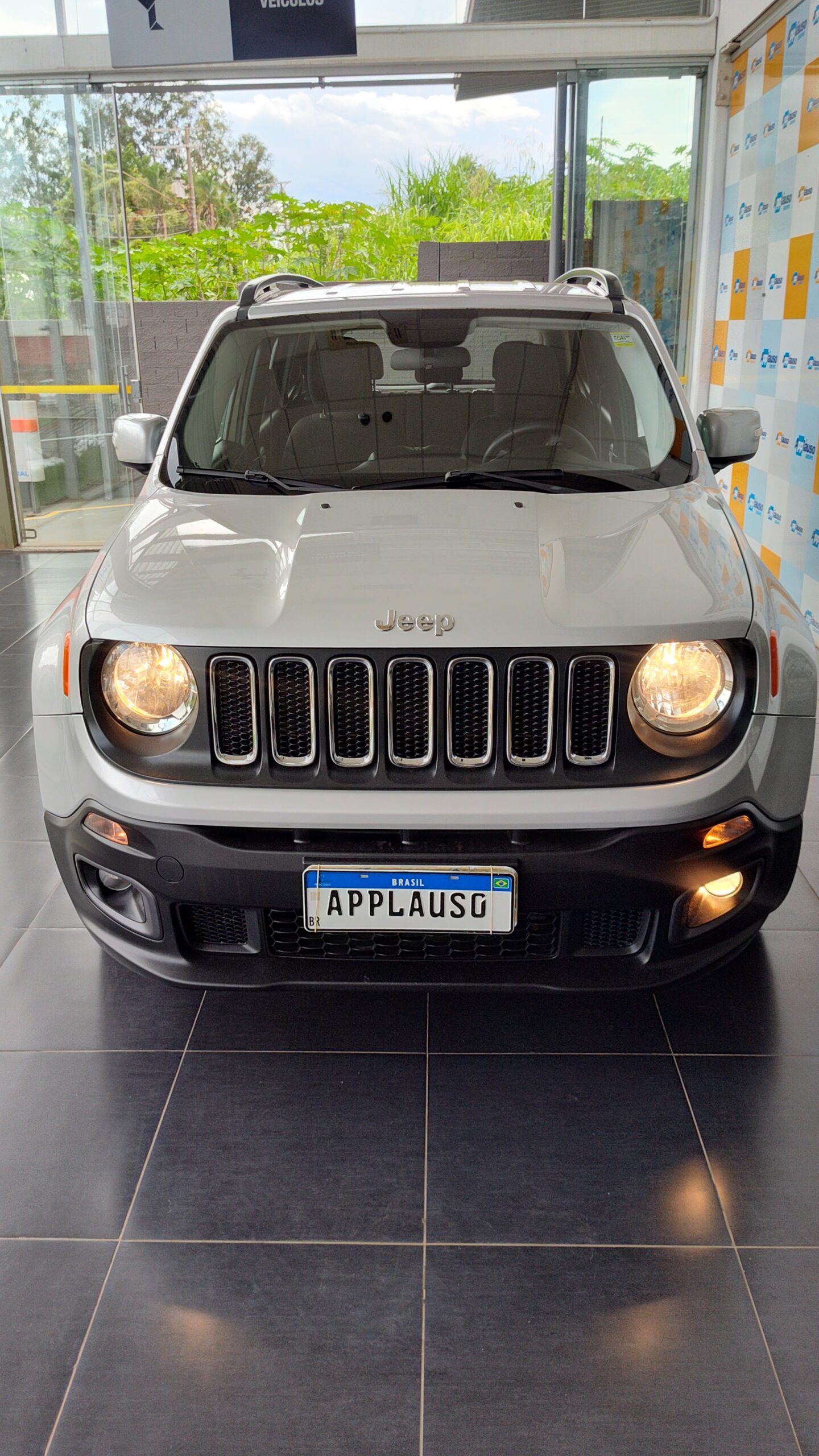 Jeep Renegade - 1.8 16V FLEX LONGITUDE 4P AUTOMÁTICO