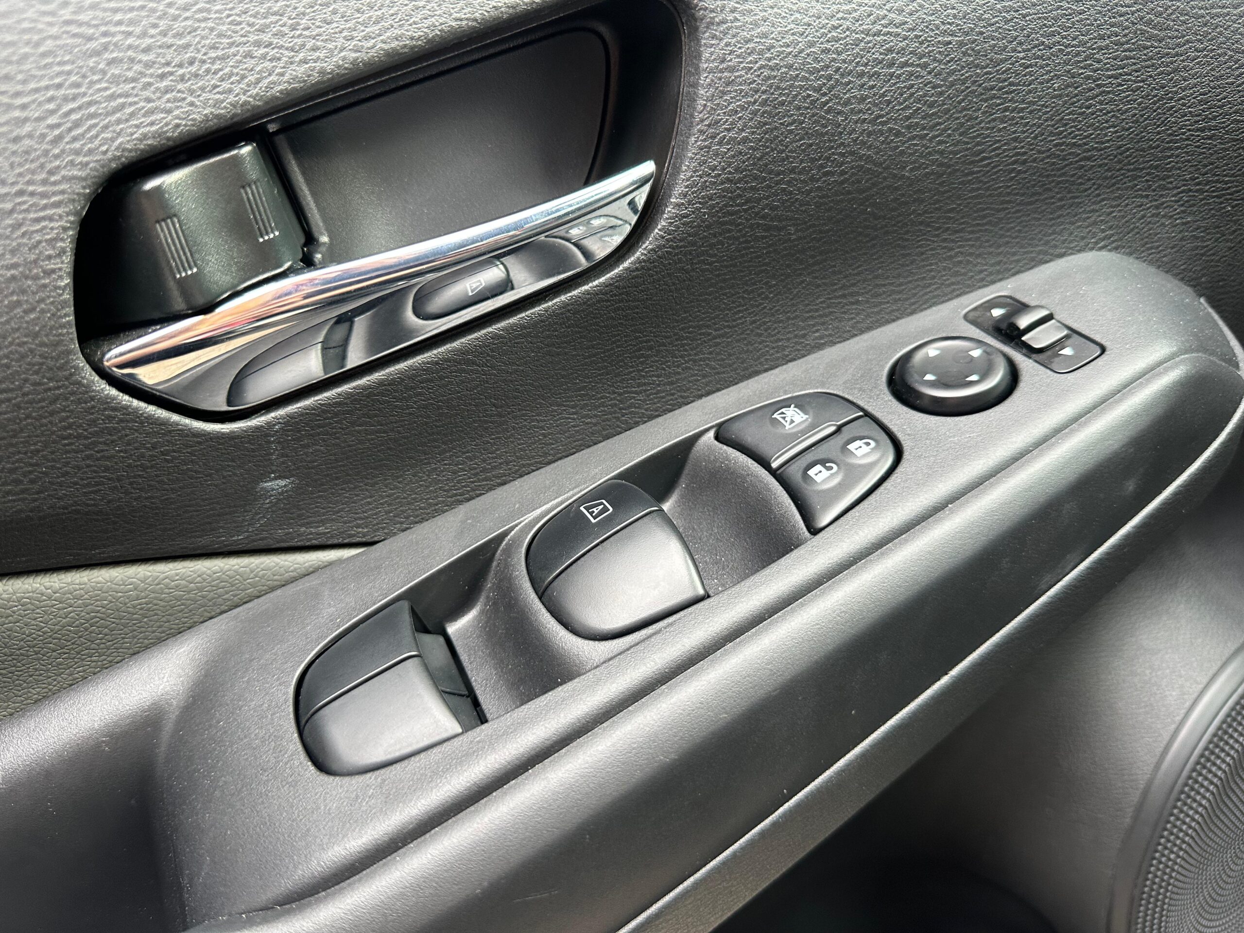 Nissan Kicks - 1.6 16V FLEXSTART SENSE XTRONIC