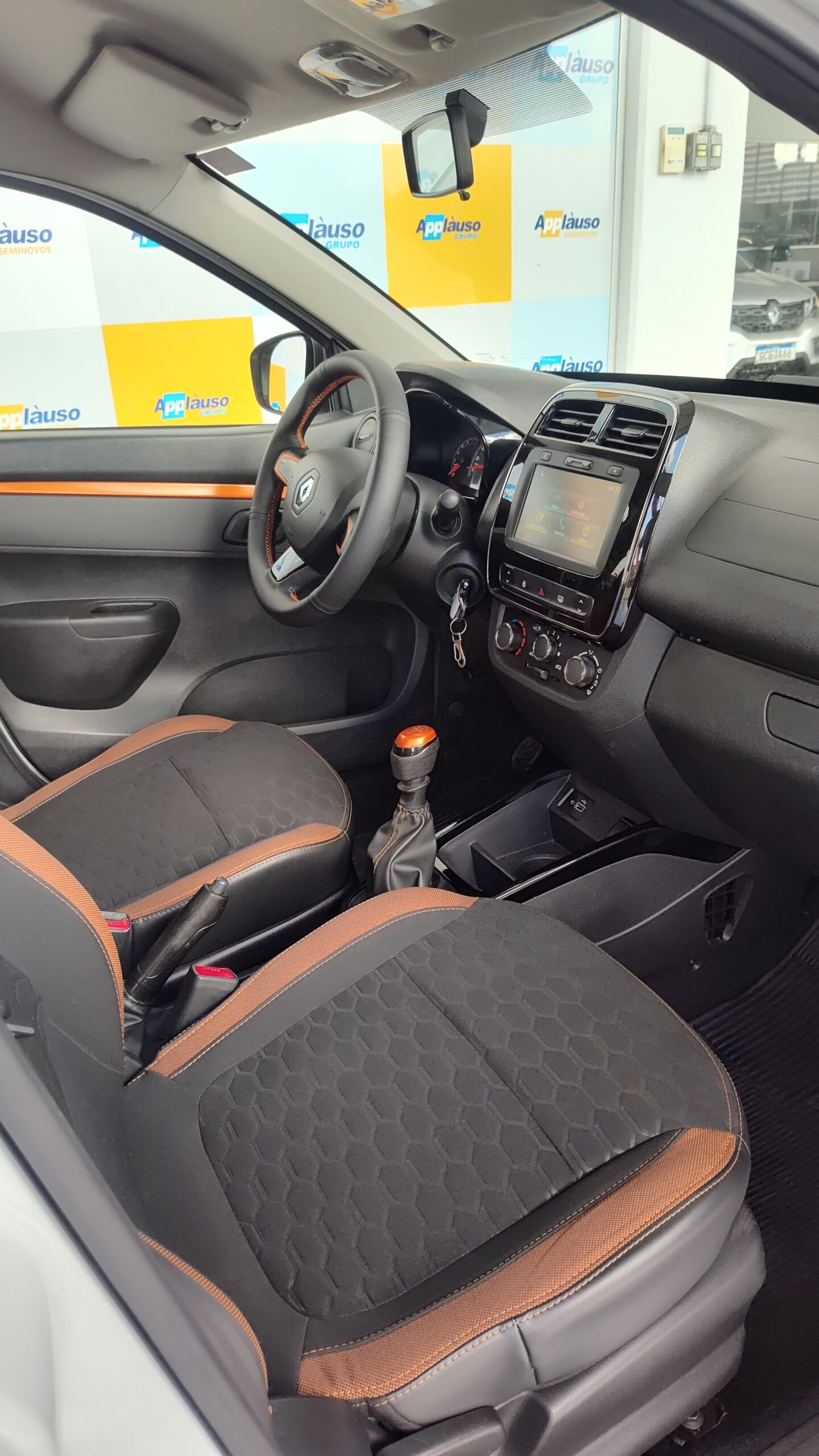 Renault Kwid - 1.0 12V SCE FLEX OUTSIDER MANUAL