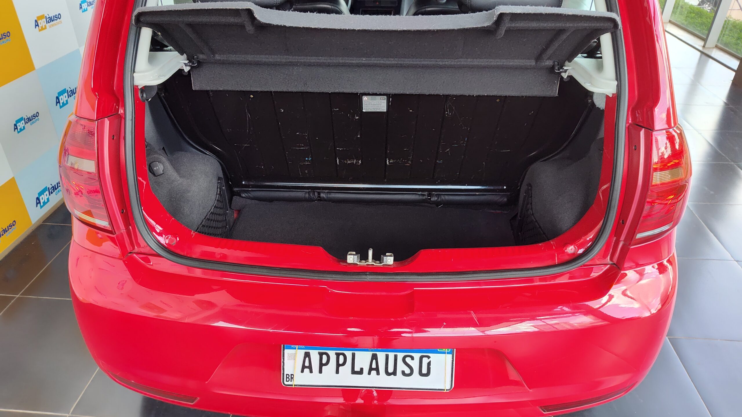 Volkswagen Fox - 1.6 MI 8V FLEX 4P MANUAL