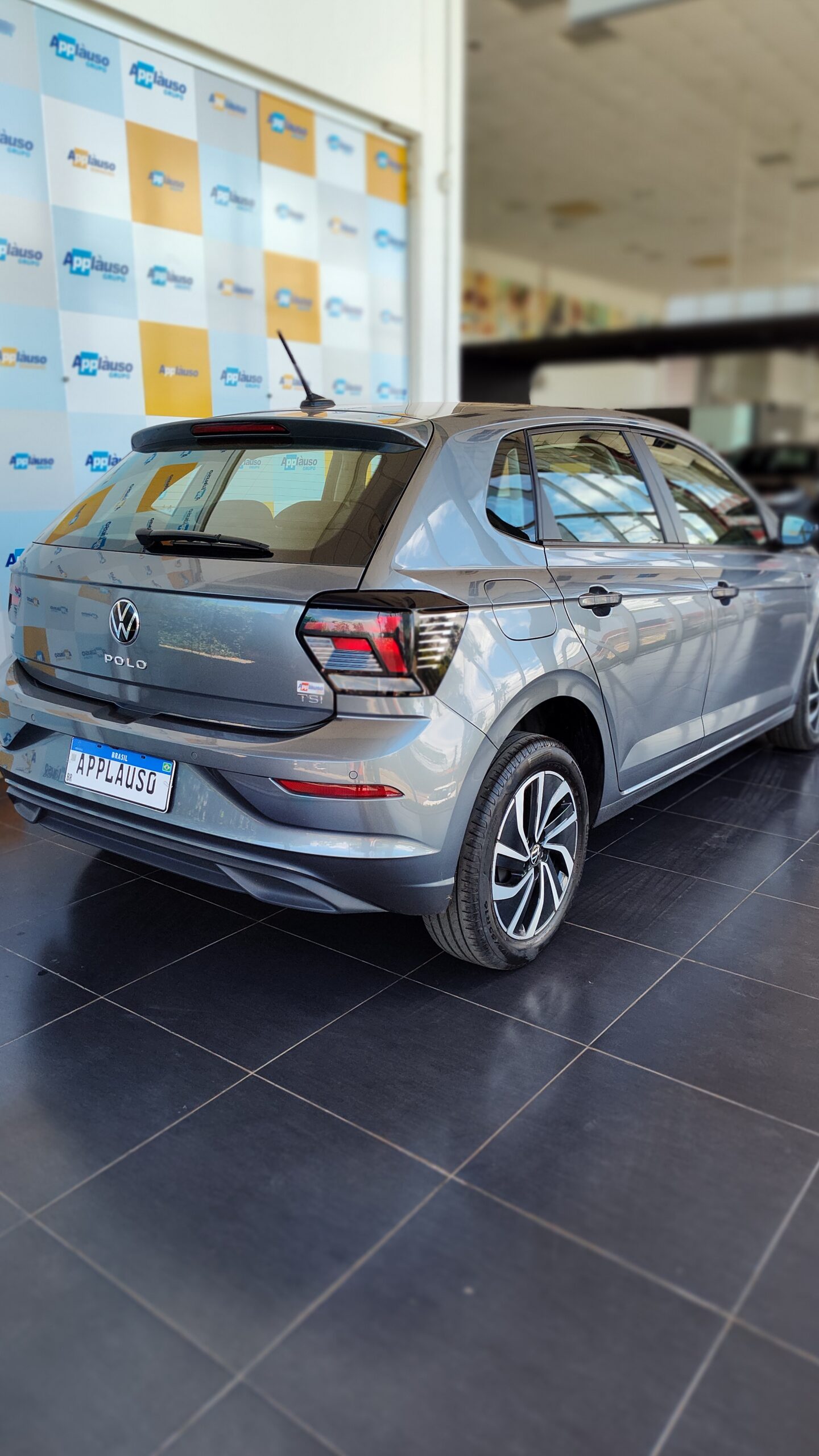 Volkswagen Polo - 1.0 170 TSI HIGHLINE AUTOMÁTICO