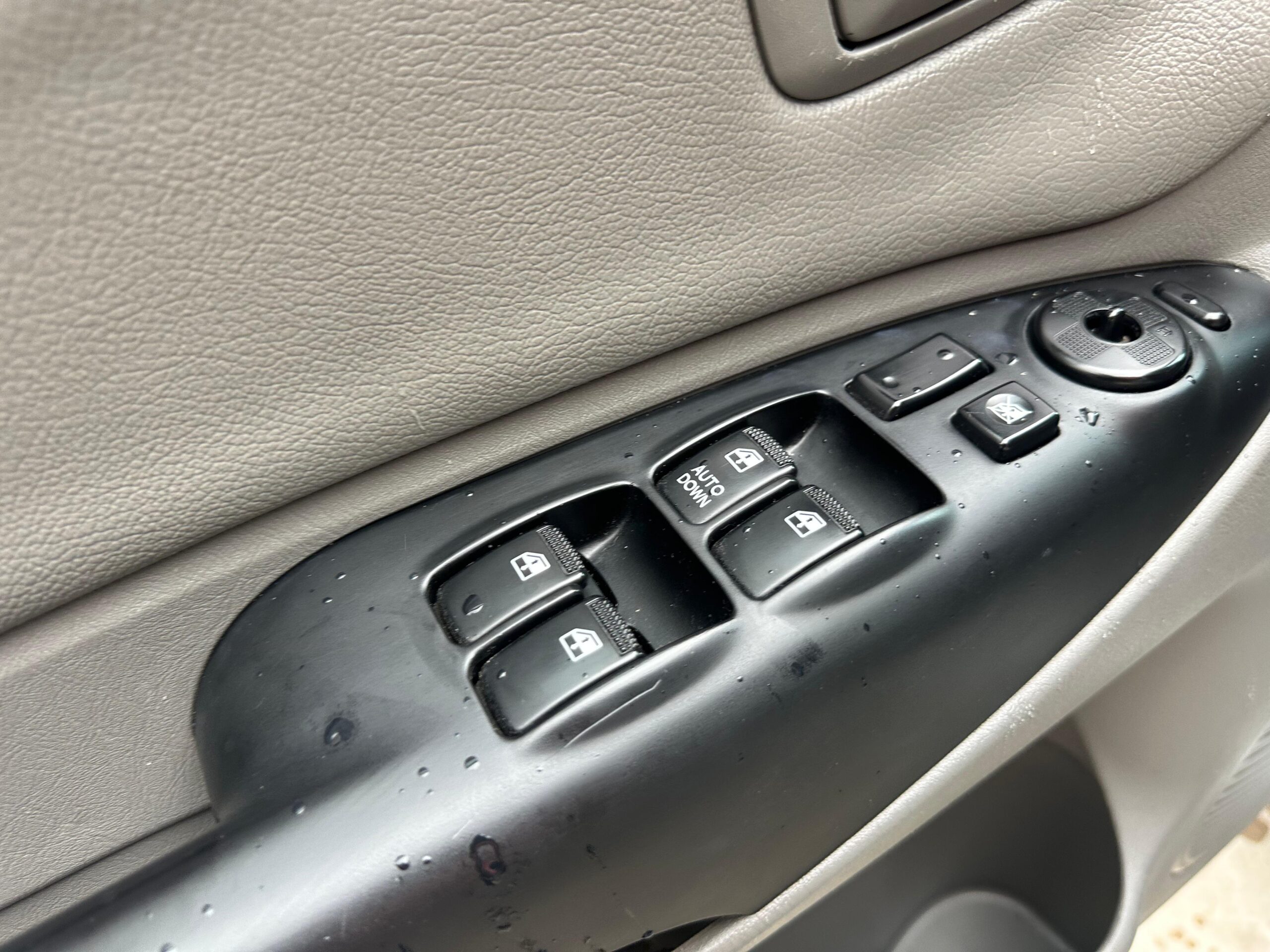 Hyundai Tucson - 2.0 MPFI GLS 16V 143CV 2WD FLEX 4P AUTOMÁTICO