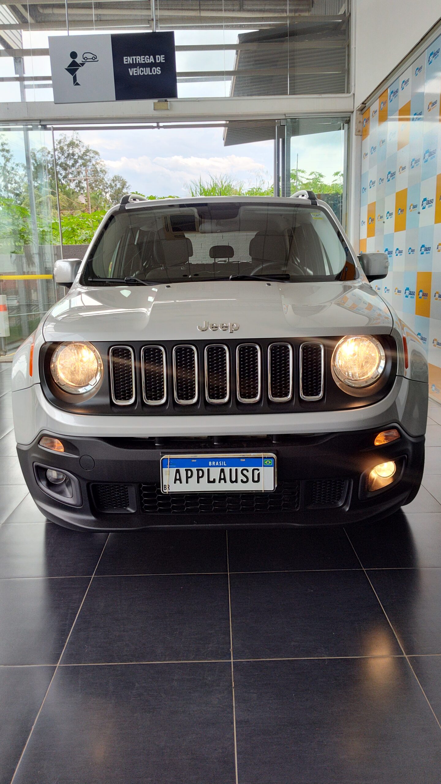 Jeep Renegade - 1.8 16V FLEX LONGITUDE 4P AUTOMÁTICO
