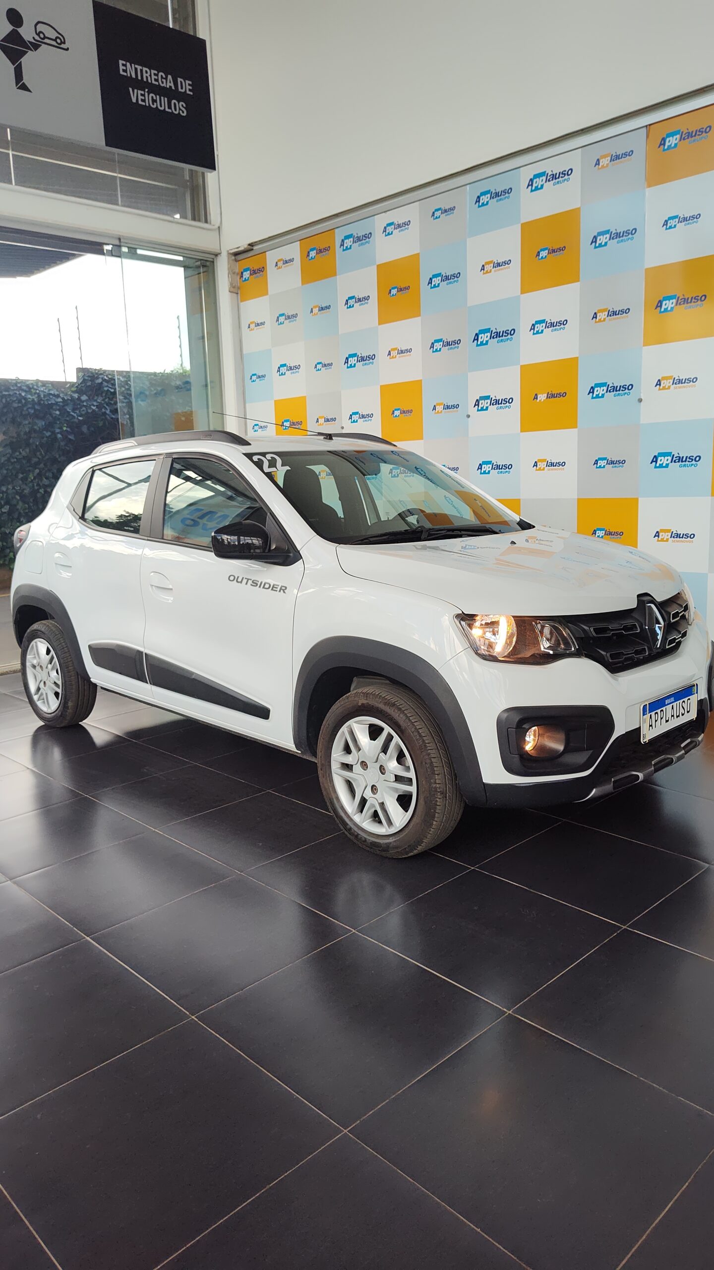 Renault Kwid - 1.0 12V SCE FLEX OUTSIDER MANUAL