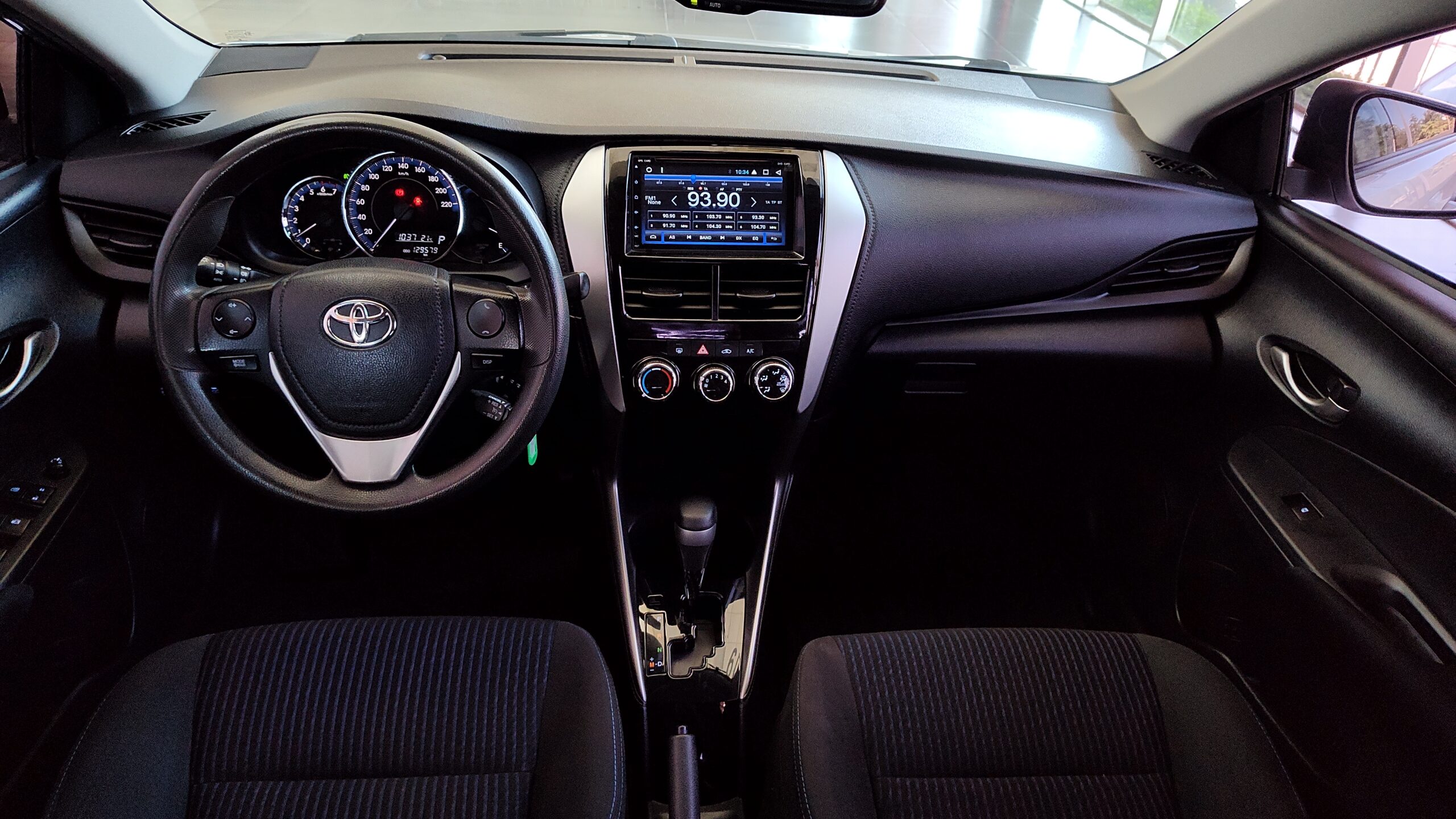 Toyota Yaris - 1.5 16V FLEX SEDAN XL MULTIDRIVE