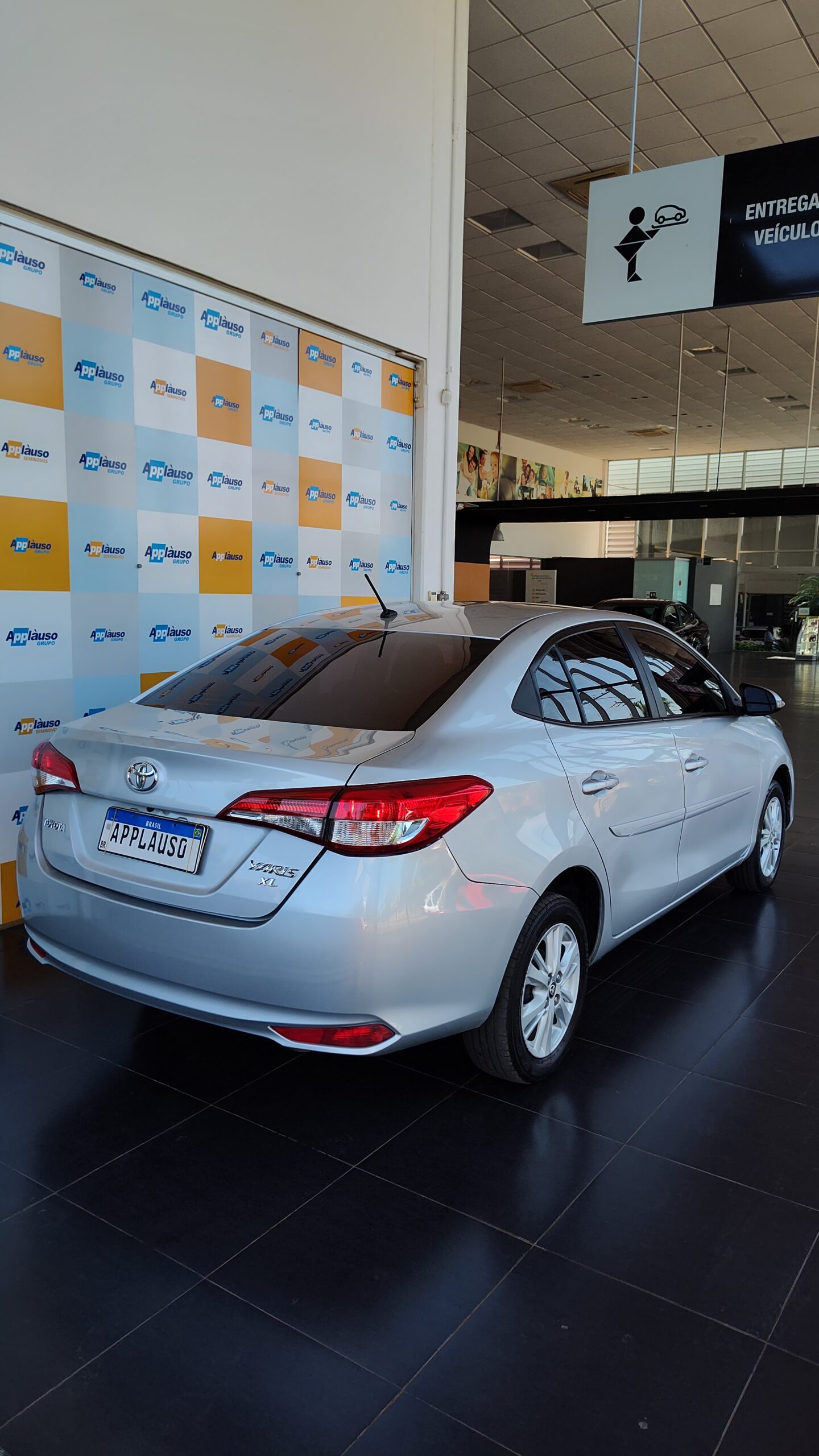 Toyota Yaris - 1.5 16V FLEX SEDAN XL MULTIDRIVE