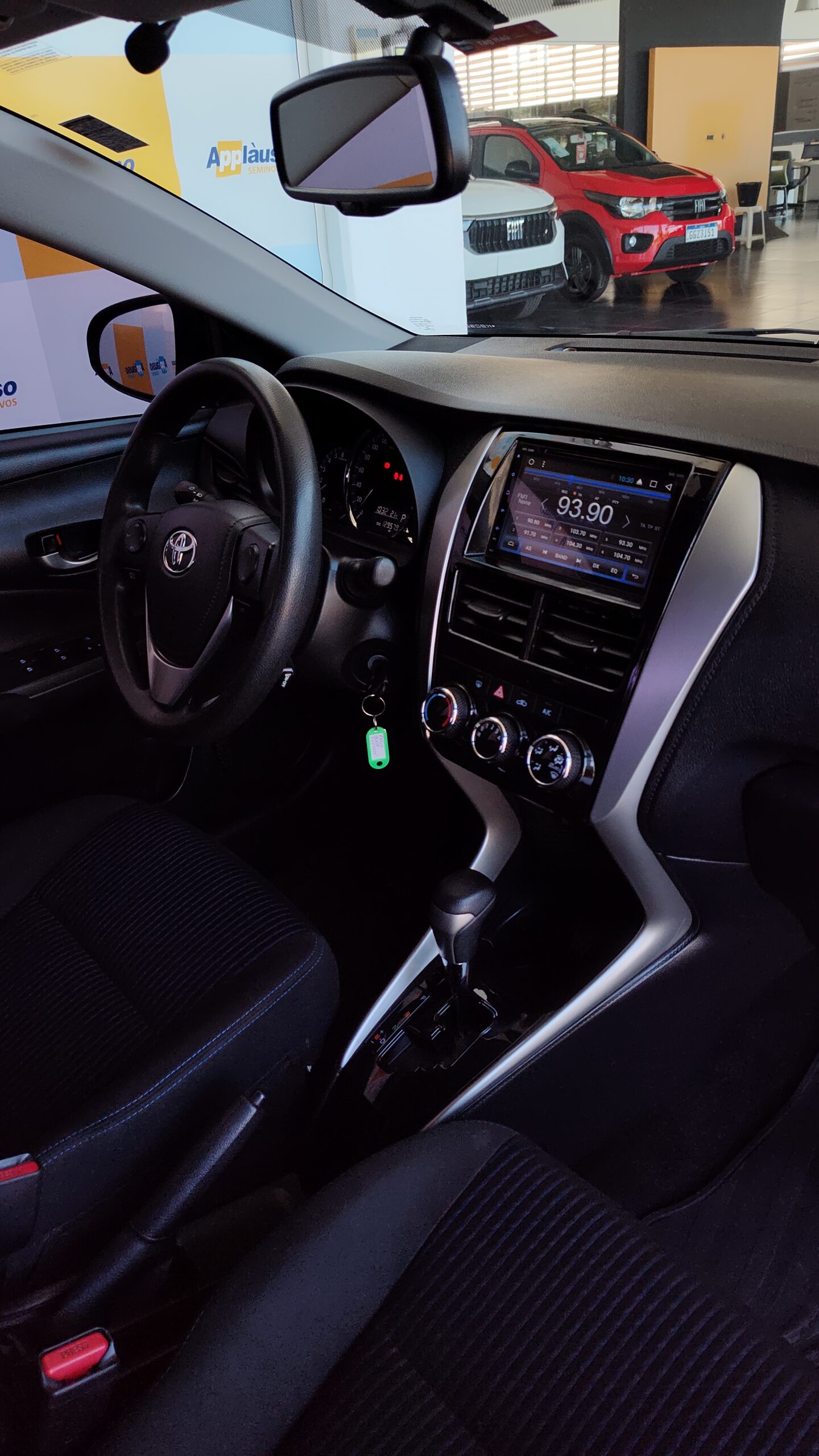 Toyota Yaris - 1.5 16V FLEX SEDAN XL MULTIDRIVE