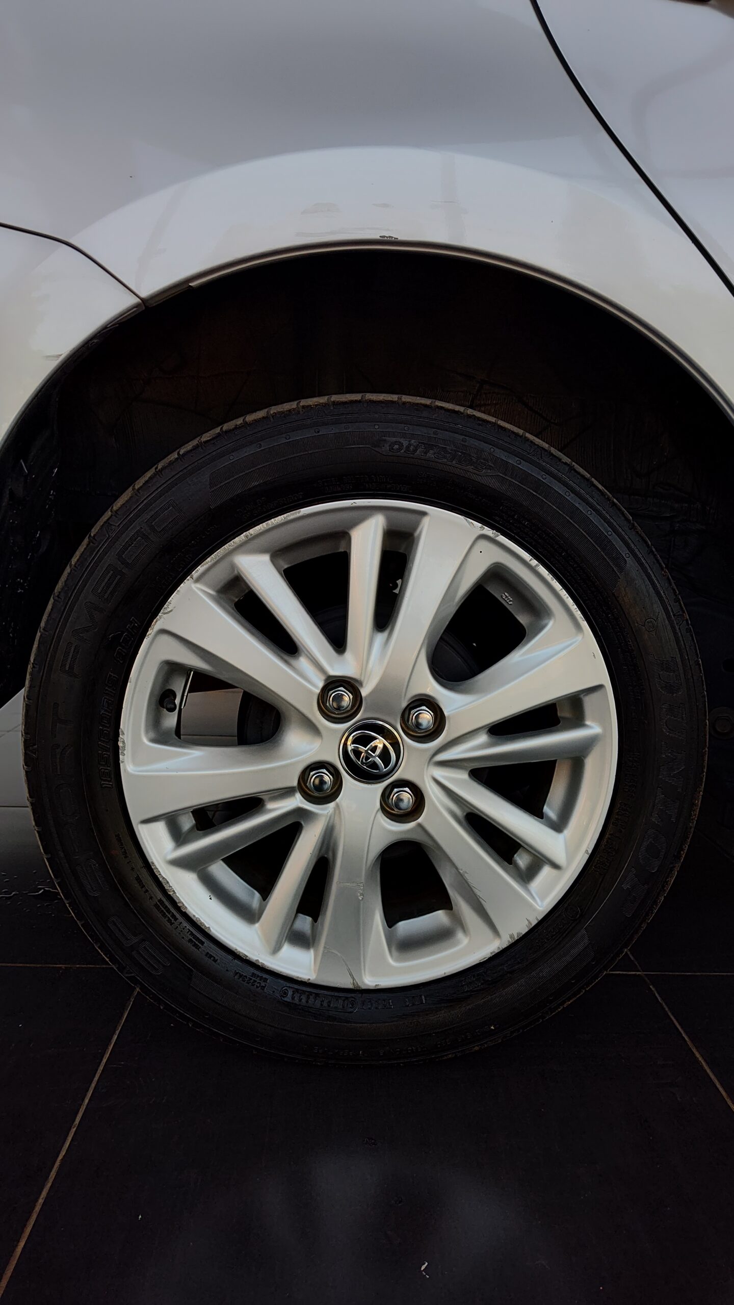 Toyota Yaris - 1.5 16V FLEX SEDAN XL MULTIDRIVE