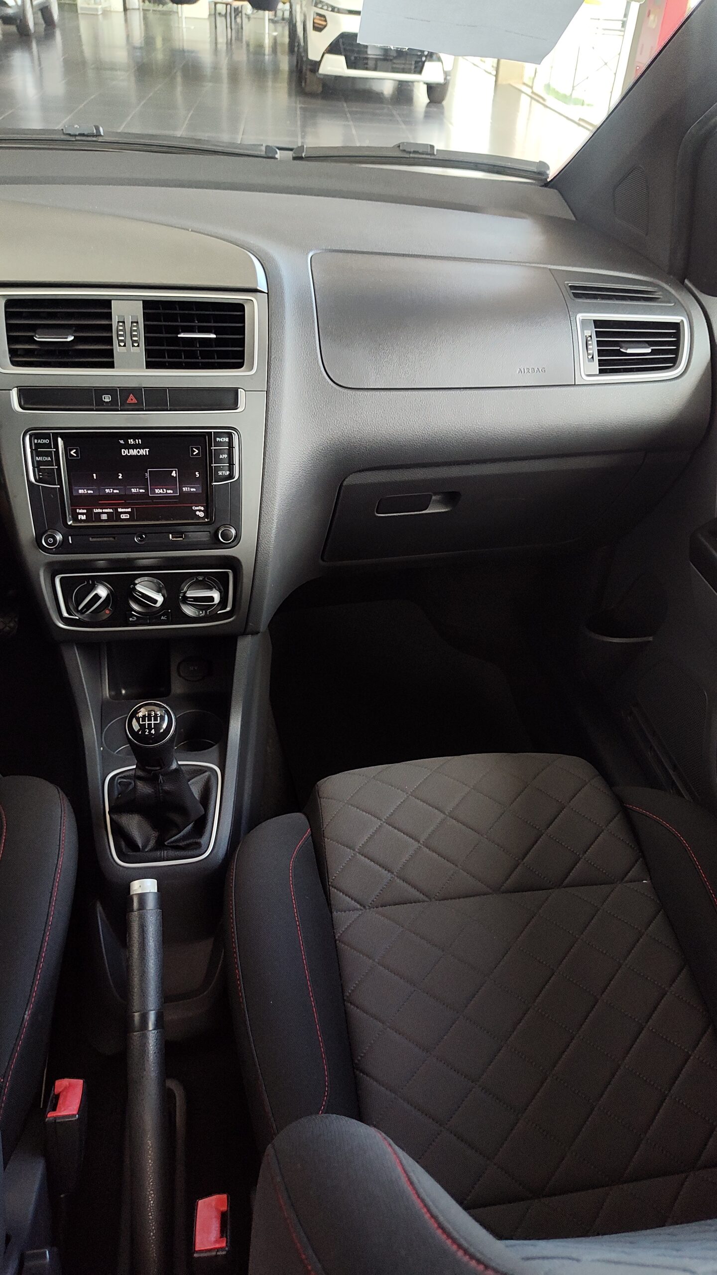 Volkswagen Fox - 1.6 MSI TOTAL FLEX XTREME 4P MANUAL