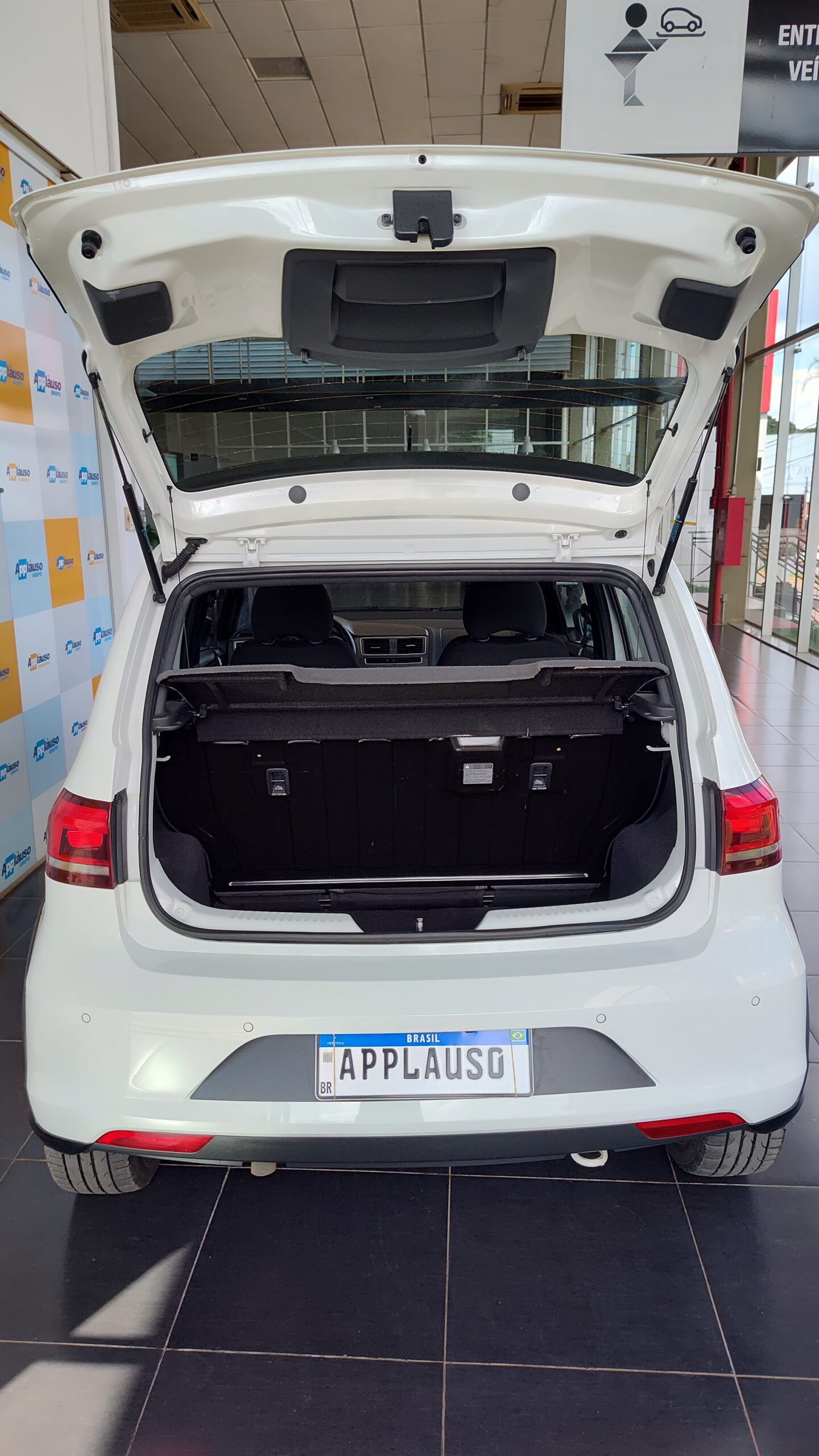 Volkswagen Fox - 1.6 MSI TOTAL FLEX XTREME 4P MANUAL