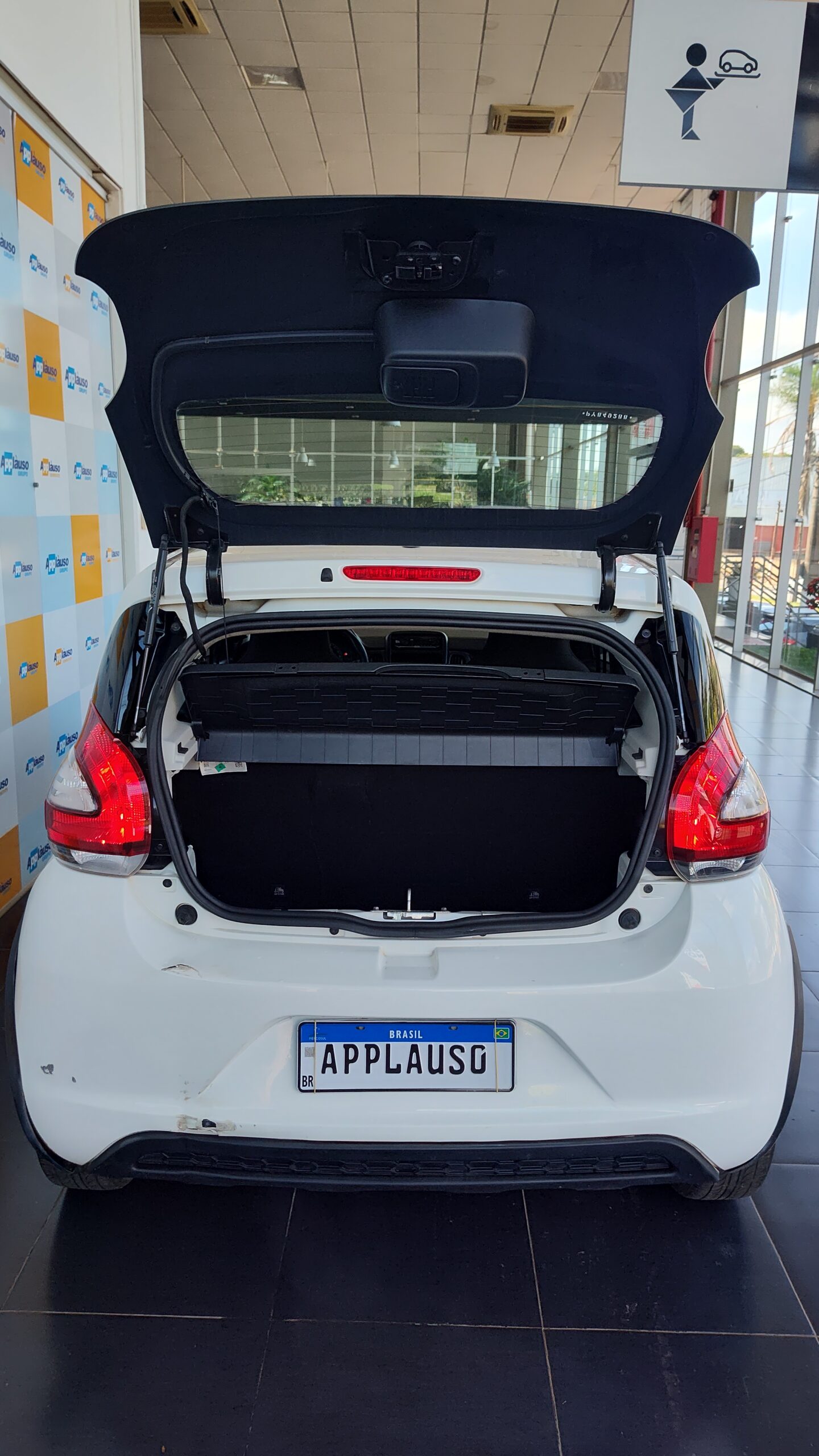 Fiat Mobi - 1.0 EVO FLEX LIKE. MANUAL