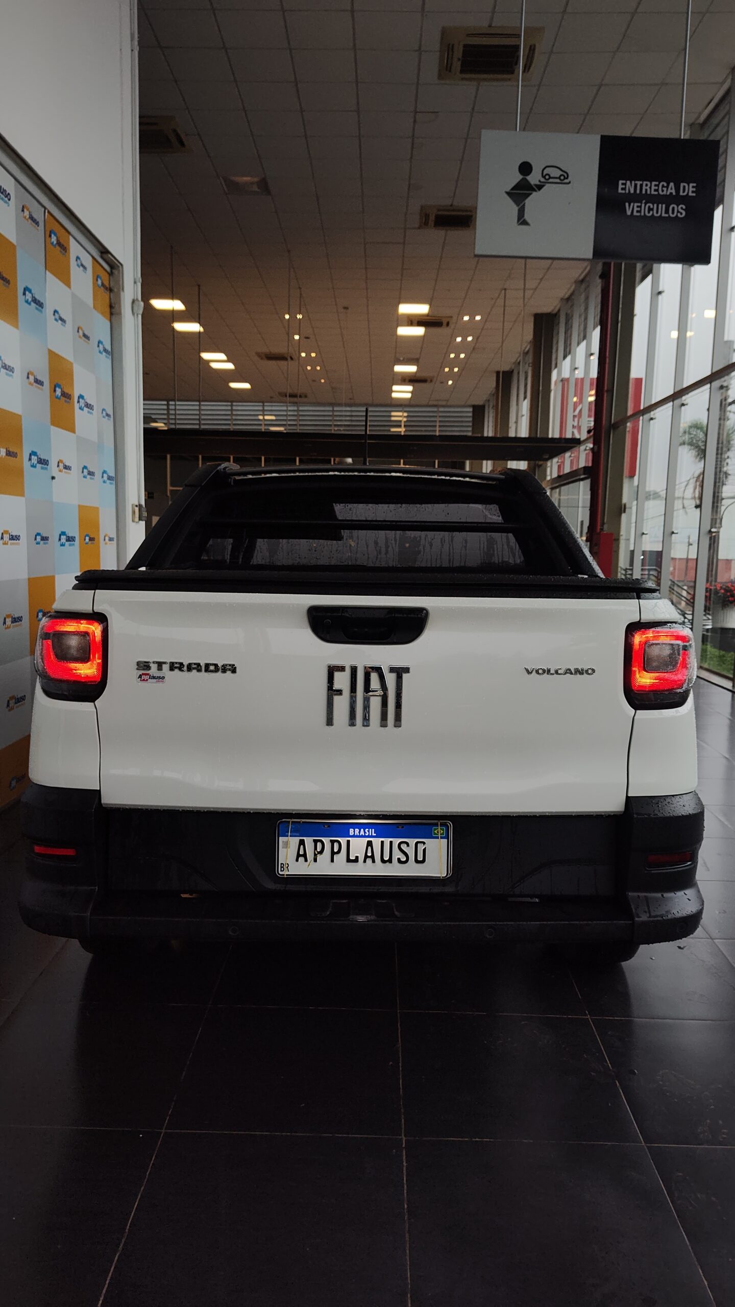 Fiat Strada - 1.3 FIREFLY FLEX VOLCANO CD MANUAL